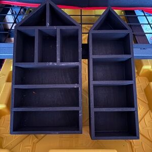 Black House-Shaped Wall Shelf Set